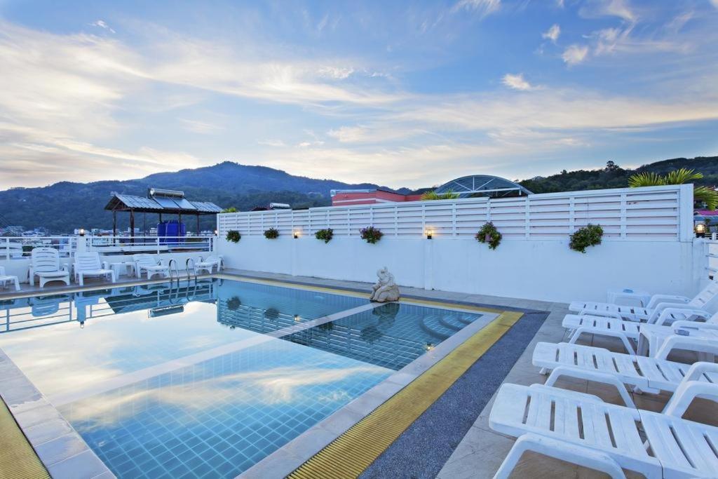Garden Phuket Hotel Patong Bagian luar foto