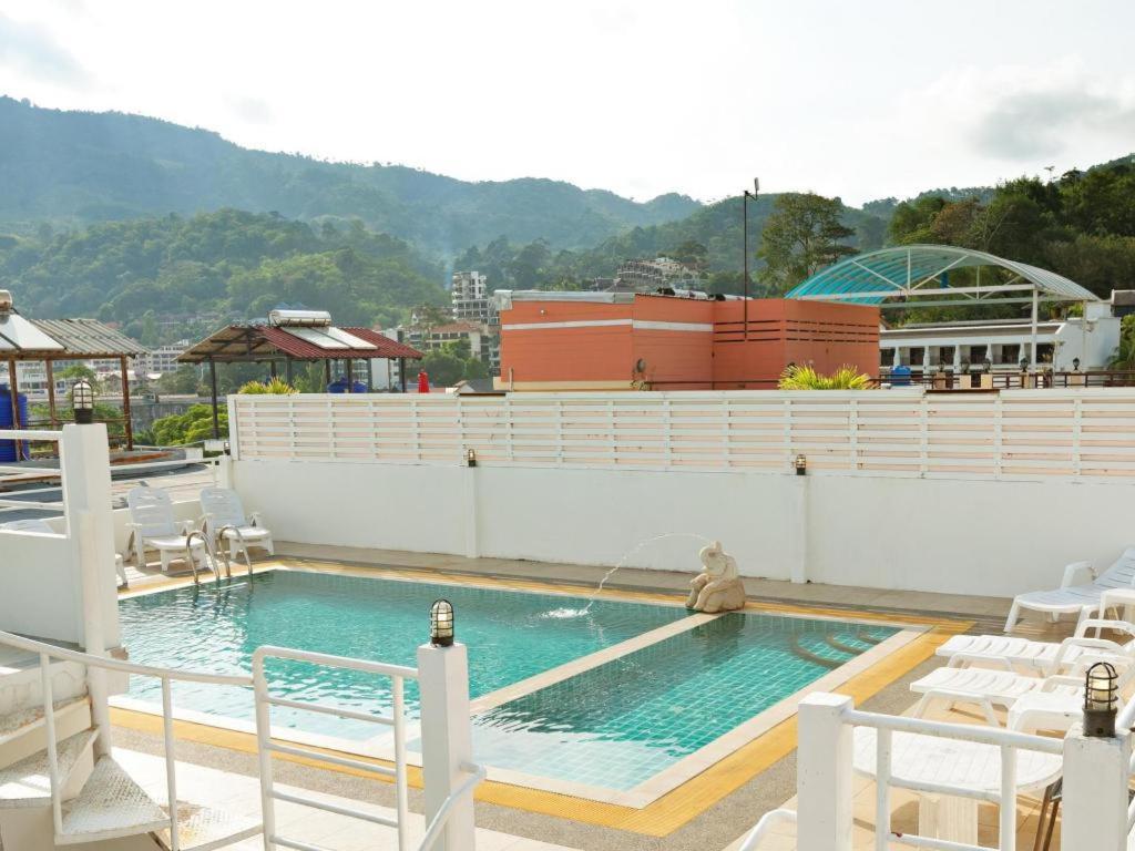 Garden Phuket Hotel Patong Bagian luar foto