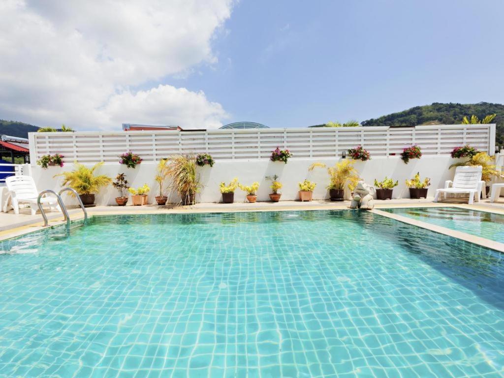 Garden Phuket Hotel Patong Bagian luar foto