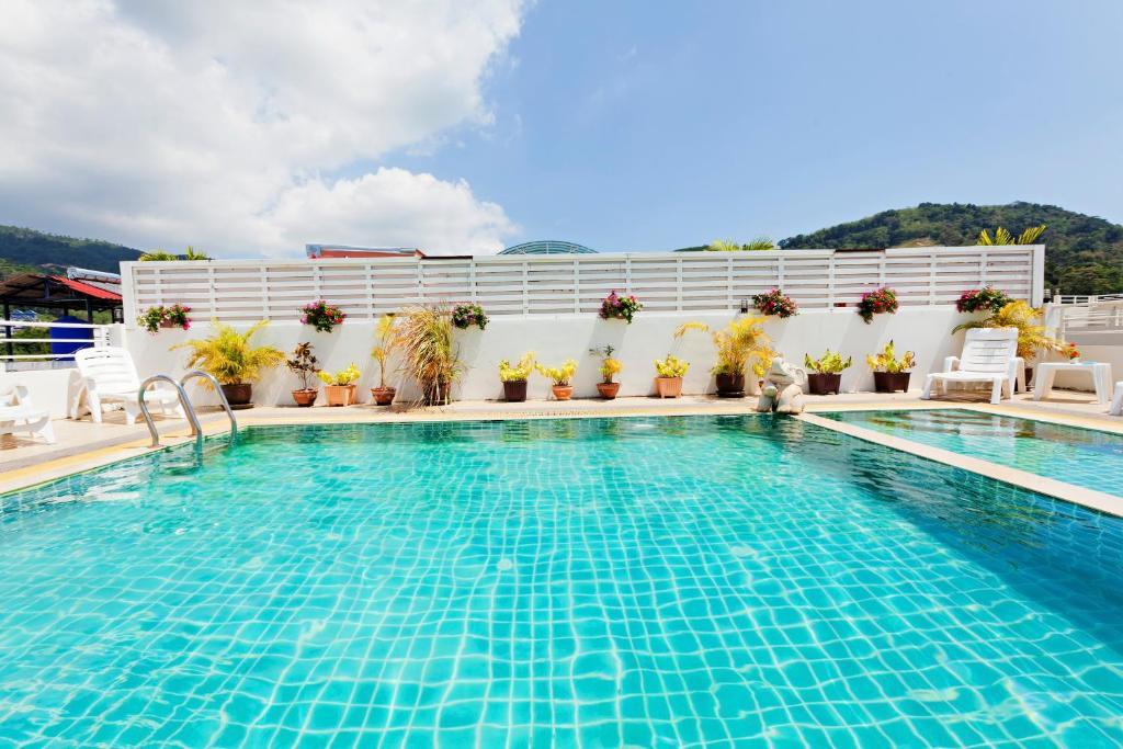 Garden Phuket Hotel Patong Bagian luar foto