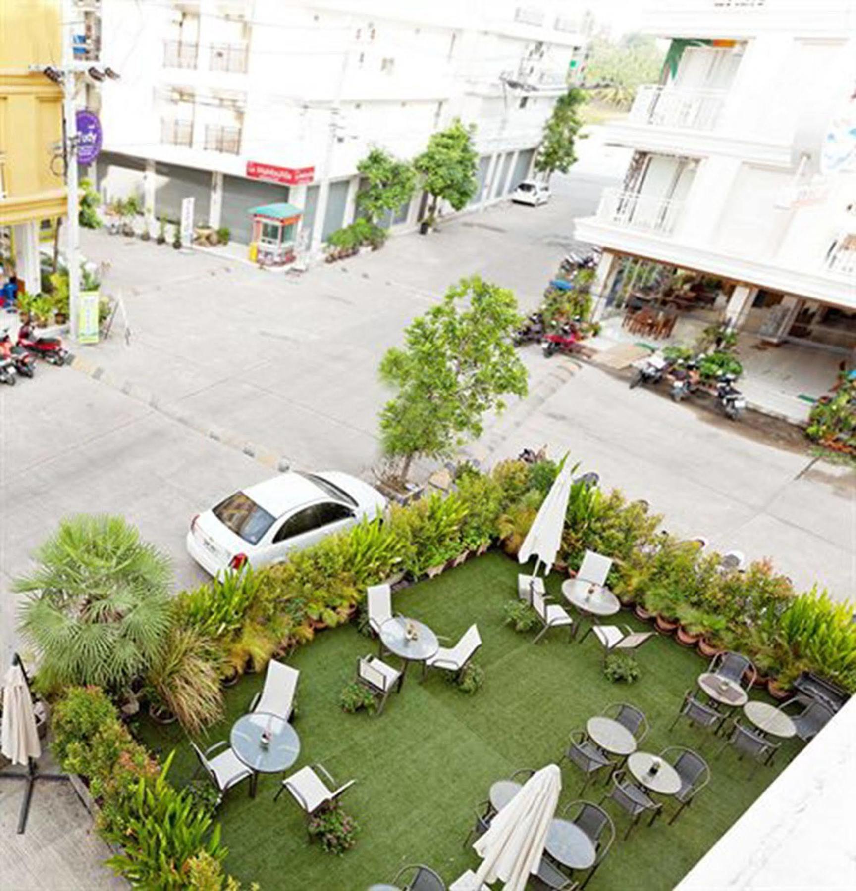 Garden Phuket Hotel Patong Bagian luar foto
