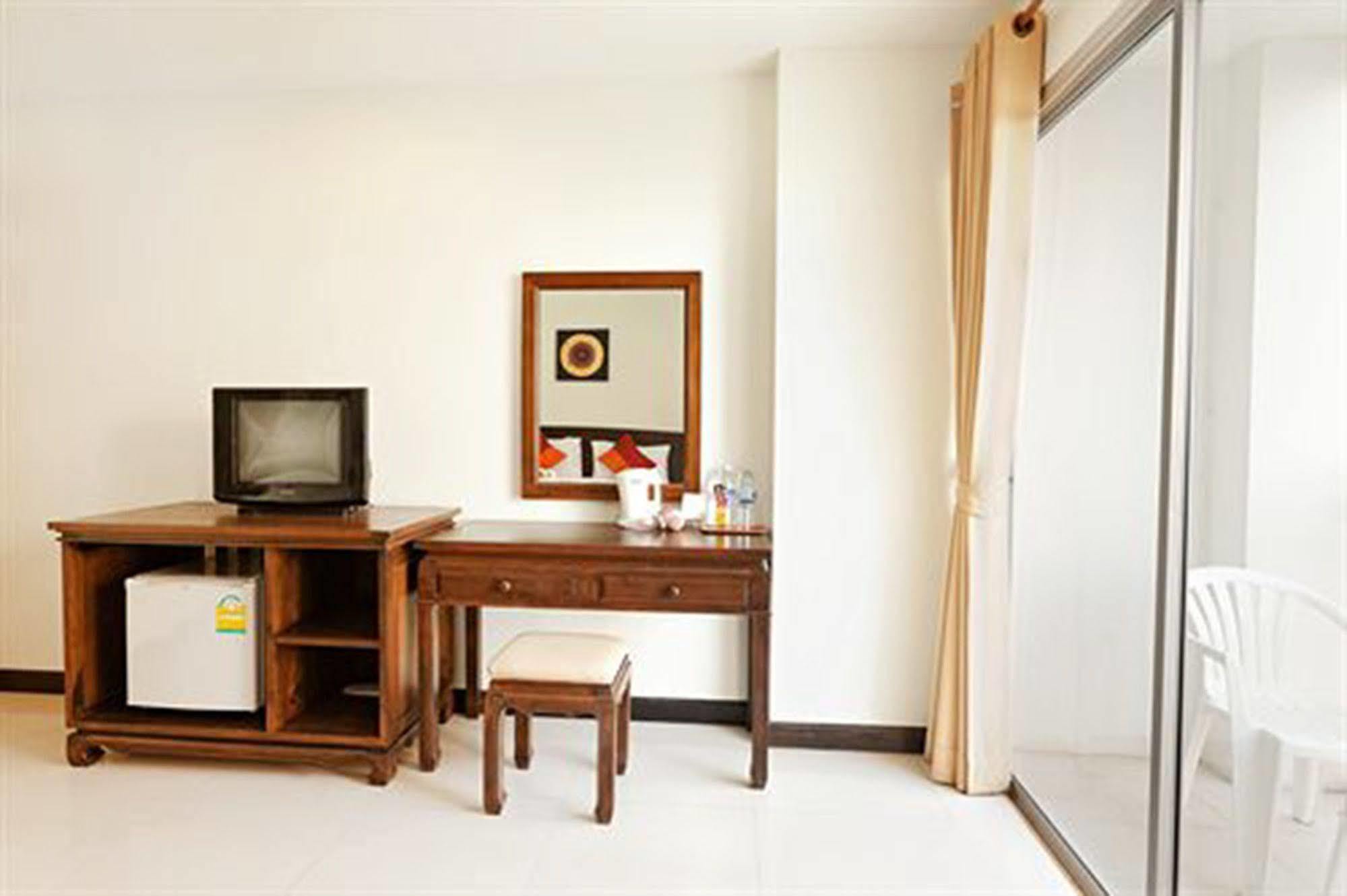 Garden Phuket Hotel Patong Bagian luar foto