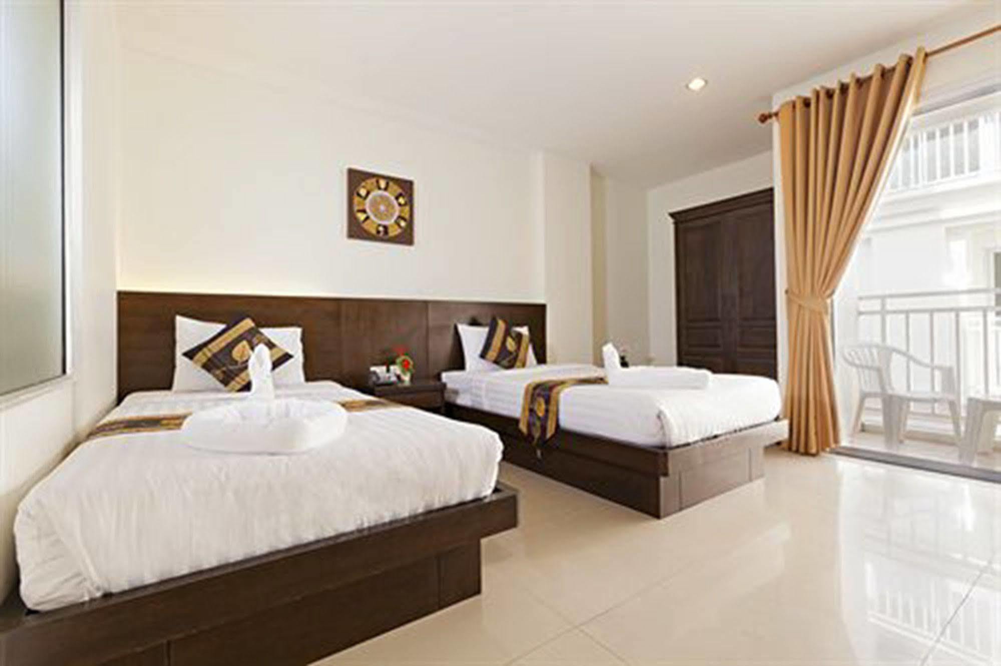 Garden Phuket Hotel Patong Bagian luar foto