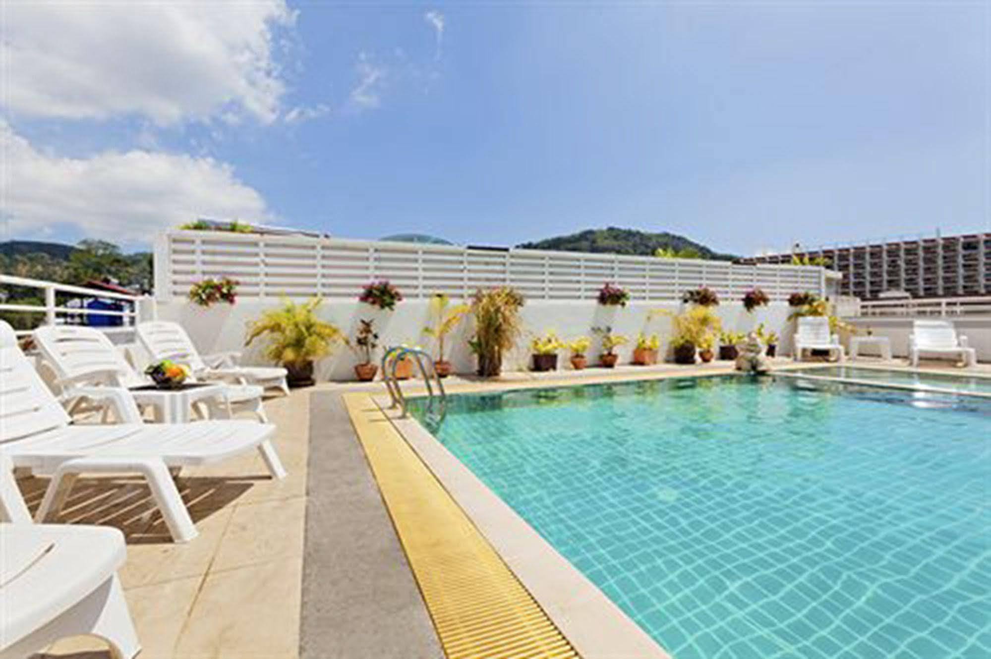 Garden Phuket Hotel Patong Bagian luar foto